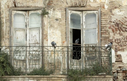 Calvarul unei familii de români, la muncă în Franța. Au ocupat ilegal o casă, au renovat-o. „Copiii au lucrat cot la cot cu mine”