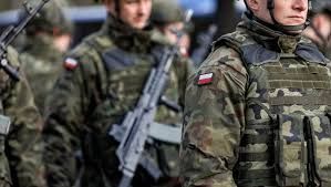 Retagere în patru labe. Rușii încearcă să recupereze un rănit, dar sunt atacați de dronele ucrainenilor, care fac și mai multe victime Retagere în patru labe. Rușii încearcă să recupereze un rănit, dar sunt atacați de dronele ucrainenilor, care fac și mai multe victime