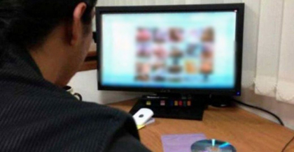 Un bărbat din Briceni - trimis în judecată pentru că a descărcat peste 13.000 imagini și filmulețe cu pornografie infantilă. Precizările PCCOCS Un bărbat din Briceni - trimis în judecată pentru că a descărcat peste 13.000 imagini și filmulețe cu pornografie infantilă. Precizările PCCOCS