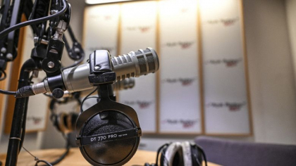 „Nu putem fi reduși la tăcere”. Regimul lui Erdogan a închis un important post de radio independent. Motivul invocat „Nu putem fi reduși la tăcere”. Regimul lui Erdogan a închis un important post de radio independent. Motivul invocat