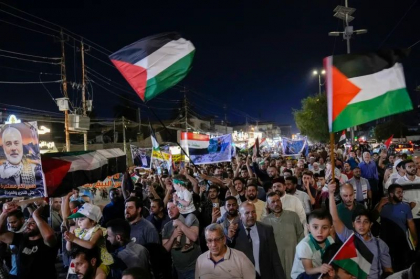 Un post TV din Irak a fost luat cu asalt de protestatari. Motivul: lideri ai Hamas și Hezbollah au fost numiți „teroriști” într-un reportaj Un post TV din Irak a fost luat cu asalt de protestatari. Motivul: lideri ai Hamas și Hezbollah au fost numiți „teroriști” într-un reportaj