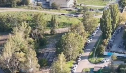 S-au creat ambuteiaje la ieșirea din regiunea transnistreană. Cetățenii merg în Varnița pentru a vota la cele trei secții de votare - VIDEO S-au creat ambuteiaje la ieșirea din regiunea transnistreană. Cetățenii merg în Varnița pentru a vota la cele trei secții de votare - VIDEO
