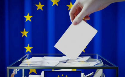 Ultima oră. Prezența la vot pentru referendumul constituțional a depășit pragul de validare: Peste 42% din alegători au votat până la ora 18:00 Ultima oră. Prezența la vot pentru referendumul constituțional a depășit pragul de validare: Peste 42% din alegători au votat până la ora 18:00