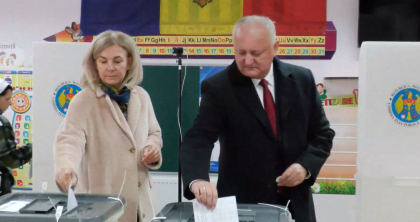 Președintele PSRM Igor Dodon a votat: Acesta a luat doar un singur buletin de vot
Președintele PSRM Igor Dodon a votat: Acesta a luat doar un singur buletin de vot