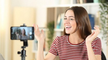 O universitate din Irlanda dă diplome de influencer. Studenții fac cursuri despre cum să devină celebri
