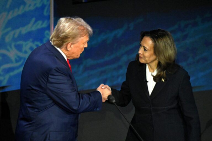 Cursa între Harris şi Trump, mai strânsă ca niciodată cu 15 zile înainte de alegeri
Cursa între Harris şi Trump, mai strânsă ca niciodată cu 15 zile înainte de alegeri