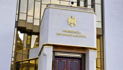 Președinția, apel către Consiliul de Presă: „Să identifice câți moderatori consideră și orice moderator consideră potrivit, să propună formatul dezbaterii și să organizeze dezbaterea” Președinția, apel către Consiliul de Presă: „Să identifice câți moderatori consideră și orice moderator consideră potrivit, să propună formatul dezbaterii și să organizeze dezbaterea”