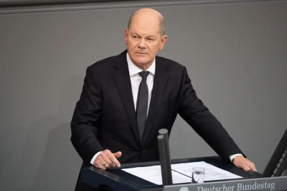 Olaf Scholz, mesaj pentru Zelenski: „O țară aflată în război nu poate absolut deloc să devină membră a NATO” Olaf Scholz, mesaj pentru Zelenski: „O țară aflată în război nu poate absolut deloc să devină membră a NATO”