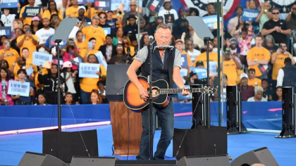 Bruce Springsteen a cântat pentru Kamala Harris și l-a criticat pe Donald Trump, acuzându-l că vrea să fie un tiran - VIDEO