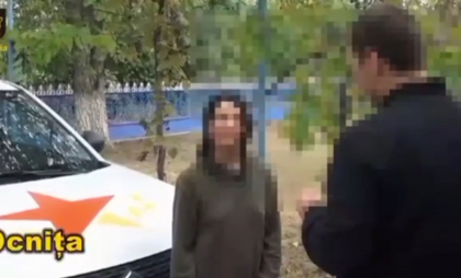 „De la Ilan Șor ați câștigat o mașină.” O nouă metodă de corupere a alegătorilor - depistată de polițiști. Două persoane au fost reținute - VIDEO „De la Ilan Șor ați câștigat o mașină.” O nouă metodă de corupere a alegătorilor - depistată de polițiști. Două persoane au fost reținute - VIDEO