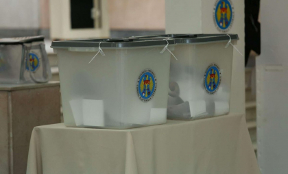 Zi decisivă pentru Republica Moldova. Moldovenii de pretutindeni sunt așteptați la urnele de vot pentru a-și alege astăzi președintele
Zi decisivă pentru Republica Moldova. Moldovenii de pretutindeni sunt așteptați la urnele de vot pentru a-și alege astăzi președintele