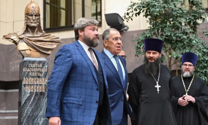 Țargrad TV, televiziunea oligarhului rus Malofeev, transmite că Maia Sandu și „premierul român” au „anunțat din timp” rezultatul alegerilor din Republica Moldova Țargrad TV, televiziunea oligarhului rus Malofeev, transmite că Maia Sandu și „premierul român” au „anunțat din timp” rezultatul alegerilor din Republica Moldova