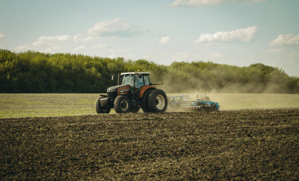 Granturi post-investiționale de până la 10 mii de dolari pentru agricultori: Termen limită pentru depunerea dosarelor Granturi post-investiționale de până la 10 mii de dolari pentru agricultori: Termen limită pentru depunerea dosarelor