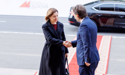 Nicu Popescu, după ce Maia Sandu a învins la alegerile prezidențiale: „O mână de oameni dintr-o țară mică au demonstrat că pot susține libertatea și direcția europeană a Moldovei” Nicu Popescu, după ce Maia Sandu a învins la alegerile prezidențiale: „O mână de oameni dintr-o țară mică au demonstrat că pot susține libertatea și direcția europeană a Moldovei”