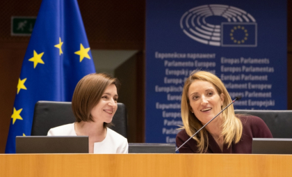Mesajele oficialilor europeni pentru Maia Sandu continuă să apară. Cum a felicitat-o președintele Parlamentului European, Roberta Metsola Mesajele oficialilor europeni pentru Maia Sandu continuă să apară. Cum a felicitat-o președintele Parlamentului European, Roberta Metsola