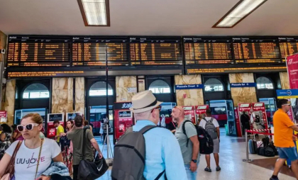 Circulația trenurilor, oprită azi în toată Italia. Grevă generală a companiilor feroviare după ce un conductor a fost înjunghiat