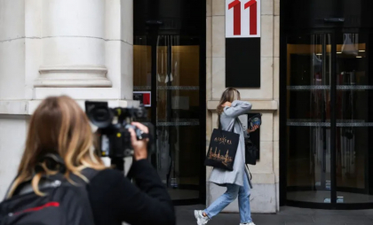 Percheziții simultane la birourile Netflix din Paris și Amsterdam într-un dosar de fraudă fiscală Percheziții simultane la birourile Netflix din Paris și Amsterdam într-un dosar de fraudă fiscală