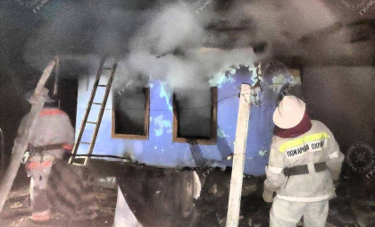 Un bărbat din stânga Nistrului a decedat, după ce a ars în propria casă. Pompierii au luptat aproape șase ore cu flăcările - FOTO Un bărbat din stânga Nistrului a decedat, după ce a ars în propria casă. Pompierii au luptat aproape șase ore cu flăcările - FOTO
