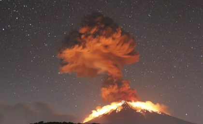 Vulcanul Șiveluci din Rusia a erupt: norul de cenușă ajunge la 15 km înălțime - VIDEO Vulcanul Șiveluci din Rusia a erupt: norul de cenușă ajunge la 15 km înălțime - VIDEO