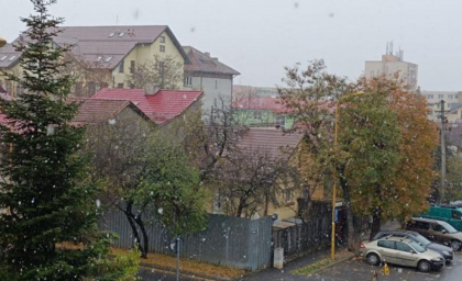 Primii fulgi de zăpadă la Brașov. Zona municipiului, sub „cod galben” de ninsori - VIDEO Primii fulgi de zăpadă la Brașov. Zona municipiului, sub „cod galben” de ninsori - VIDEO