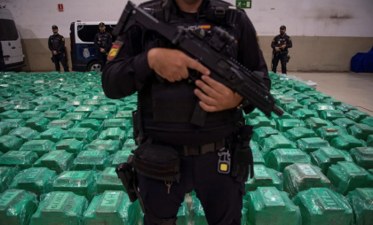 20 de milioane de euro, găsite în pereţii casei fostului şef antifraudă din Spania. Polițistul, arestat împreună cu iubita sa