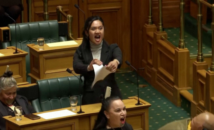 Protest: Haka în Parlamentul Noii Zeelande. Membrii maori întrerup votul pe un proiect de lege ce amenință drepturile indigene - VIDEO