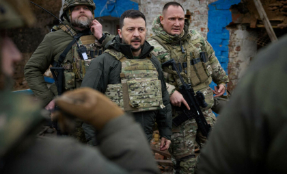 Speranțe mari la Kiev pentru încheierea rapidă a războiului cu Rusia. Un singur om ar putea aduce pacea în estul Europei
Speranțe mari la Kiev pentru încheierea rapidă a războiului cu Rusia. Un singur om ar putea aduce pacea în estul Europei