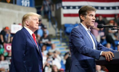 Donald Trump, o nouă numire controversată. Celebrul Dr. Oz ajunge într-un post important din sănătate Donald Trump, o nouă numire controversată. Celebrul Dr. Oz ajunge într-un post important din sănătate