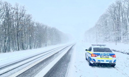 Poliția anunță că trasee blocate nu sunt. În nordul și centrul țării continuă să cadă precipitații sub formă de ploaie și ninsoare Poliția anunță că trasee blocate nu sunt. În nordul și centrul țării continuă să cadă precipitații sub formă de ploaie și ninsoare