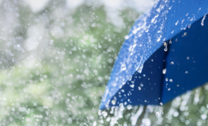 Precipitații sub formă de lapoviță și ninsoare în toată țara. Câte grade se vor înregistra astăzi, dar și în următoarele zile. Prognoza meteo