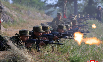 Șeful Pentagonului: Soldaţii nord-coreeni staţionaţi în Rusia vor lupta "în curând" cu armata ucraineană Șeful Pentagonului: Soldaţii nord-coreeni staţionaţi în Rusia vor lupta "în curând" cu armata ucraineană