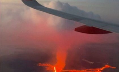 Erupție vulcanică, văzută din avion. Imaginile spectaculoase surprinse de pasageri - VIDEO Erupție vulcanică, văzută din avion. Imaginile spectaculoase surprinse de pasageri - VIDEO