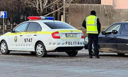 Mai mulți șoferi - trași pe dreapta pentru că mergeau cu viteză excesivă prin raionul Orhei. Precizările poliției - FOTO Mai mulți șoferi - trași pe dreapta pentru că mergeau cu viteză excesivă prin raionul Orhei. Precizările poliției - FOTO