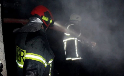 Trei persoane - evacuate dintr-un bloc de locuit din capitală, după ce un apartament a luat foc. IGSU vine cu detalii Trei persoane - evacuate dintr-un bloc de locuit din capitală, după ce un apartament a luat foc. IGSU vine cu detalii