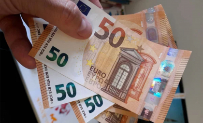 A spus că poate să influențeze judecători de la Curtea de Apel Chișinău, care îl va scăpa de arest, în schimbul a 5 mii de euro. Un bărbat - trimis în judecată, în baza unei cauze penală pornită în 2021 A spus că poate să influențeze judecători de la Curtea de Apel Chișinău, care îl va scăpa de arest, în schimbul a 5 mii de euro. Un bărbat - trimis în judecată, în baza unei cauze penală pornită în 2021