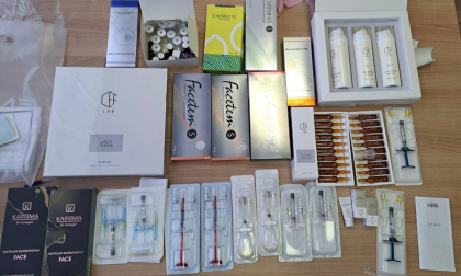 A încercat să intre în țară cu mai multe preparate injectabile și produse cosmetice, fără a le declara. Un cetățean străin - documentat la vama Palanca - FOTO A încercat să intre în țară cu mai multe preparate injectabile și produse cosmetice, fără a le declara. Un cetățean străin - documentat la vama Palanca - FOTO