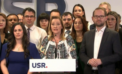 Elena Lasconi, prima reacție după închiderea urnelor: „Acesta este rezultatul pe care politicienii vechi l-au produs” Elena Lasconi, prima reacție după închiderea urnelor: „Acesta este rezultatul pe care politicienii vechi l-au produs”