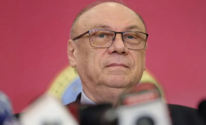 Cum motivează președintele CCR respingerea sesizării lui Cristian Terheș de anulare a primului tur al alegerilor prezidențiale, înainte de renumărarea completă a voturilor din diaspora Cum motivează președintele CCR respingerea sesizării lui Cristian Terheș de anulare a primului tur al alegerilor prezidențiale, înainte de renumărarea completă a voturilor din diaspora