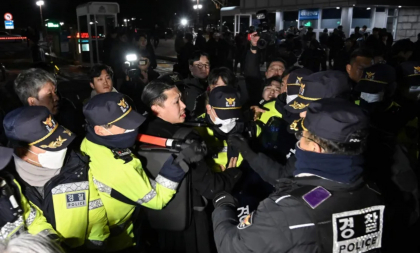 LIVE TEXT. Scene haotice în Coreea de Sud, după ce preşedintele Yoon Suk Yeol a declarat legea marţială. Parlamentul sud-coreean a votat pentru ridicarea legii. Oamenii au ieșit în stradă. Ce urmează acum
