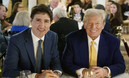 Trump glumeşte că ar putea anexa Canada, stârnind zâmbete nervoase
