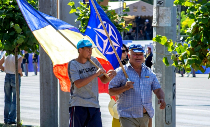 Analiză POLITICO: De ce votul prezidențial din România ar putea zgudui NATO. Exemplul negativ de la granița țării Analiză POLITICO: De ce votul prezidențial din România ar putea zgudui NATO. Exemplul negativ de la granița țării