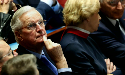Misiune grea pentru Macron, după căderea guvernului Barnier. Franța, lovită de „o situație nemaiîntâlnită din 1962”