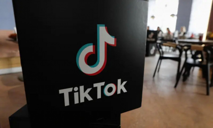 Comisia Europeană a cerut TikTok „să înghețe și să păstreze” datele și probele legate de alegerile din România Comisia Europeană a cerut TikTok „să înghețe și să păstreze” datele și probele legate de alegerile din România