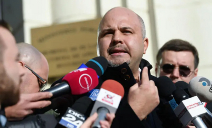 Deputatul USR, Emanuel Ungureanu, după anularea alegerilor prezidențiale: Curtea Constituțională din România vrea neapărat un om al sistemului PSD-PNL în fruntea statului
Deputatul USR, Emanuel Ungureanu, după anularea alegerilor prezidențiale: Curtea Constituțională din România vrea neapărat un om al sistemului PSD-PNL în fruntea statului