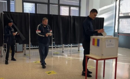 Se votează în continuare în diaspora, pentru turul 2 al alegerilor prezidențiale. Oficialii din secțiile de vot așteaptă o confirmare oficială pentru încheierea procesului electoral
