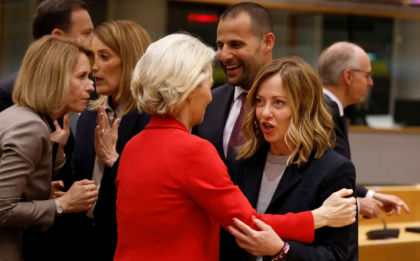 The Economist salută strategia lui von der Leyen de a lucra cu părți ale dreptei radicale din UE. De ce „pro-rusul” Călin Georgescu nu poate fi parte a discuției The Economist salută strategia lui von der Leyen de a lucra cu părți ale dreptei radicale din UE. De ce „pro-rusul” Călin Georgescu nu poate fi parte a discuției