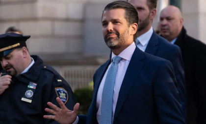 Donald Trump Jr. despre anularea alegerilor prezidențiale din România: „O altă încercare Soroș-Marxistă de a falsifica rezultatul”. Departamentul de Stat al SUA, dimpotrivă, spune că ”avem încredere în instituțiile democratice ale României” și că ”suntem alături de România” Donald Trump Jr. despre anularea alegerilor prezidențiale din România: „O altă încercare Soroș-Marxistă de a falsifica rezultatul”. Departamentul de Stat al SUA, dimpotrivă, spune că ”avem încredere în instituțiile democratice ale României” și că ”suntem alături de România”