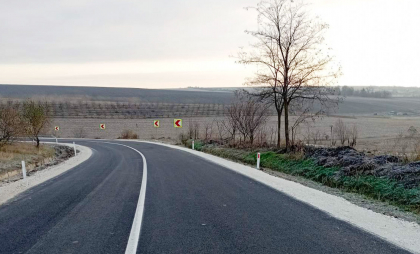 Atenție, șoferi. Traficul rutier - restricționat temporar pe o porțiune de drum din Moldova. Care sunt localitățile vizate și motivul invocat de autorități