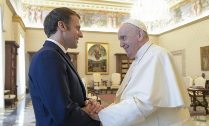 Papa Francisc cere primirea ”gratuită” a vizitatorilor la Catedrala Notre-Dame. ”Fie ca renaşterea acestei admirabile biserici să fie un semn profetic al reînnoirii Bisericii în Franţa”