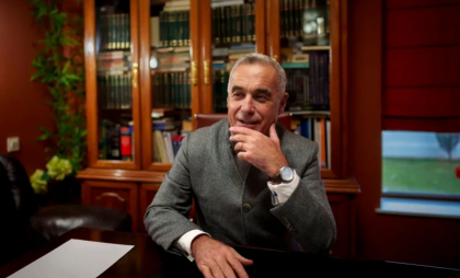 Un important istoric francez explică cum a fost posibil să devină Călin Georgescu atât de popular. „Ne-am înşela dacă am crede că el a fost ales doar prin manipulare. Dușmanul omenirii este algoritmul” Un important istoric francez explică cum a fost posibil să devină Călin Georgescu atât de popular. „Ne-am înşela dacă am crede că el a fost ales doar prin manipulare. Dușmanul omenirii este algoritmul”